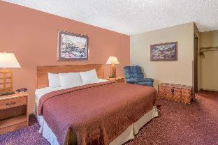 I M Hotel By Timberlake Grand Rapids Room photo